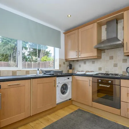 Pass The Keys Divine Spring Escape - Spacious Home-roundhay Park Leeds (West Yorkshire)