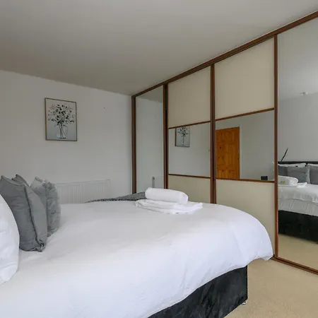 Pass The Keys Divine Spring Escape - Spacious Home-roundhay Park * Leeds (West Yorkshire)