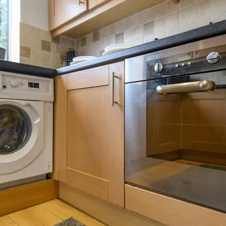 Pass The Keys Divine Spring Escape - Spacious Home-roundhay Park Holiday home *
