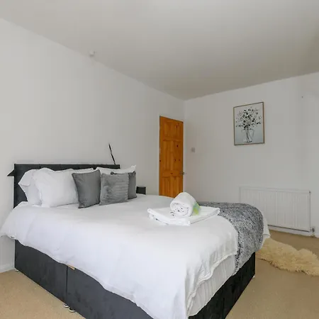Holiday home Pass The Keys Divine Spring Escape - Spacious Home-roundhay Park Leeds (West Yorkshire)