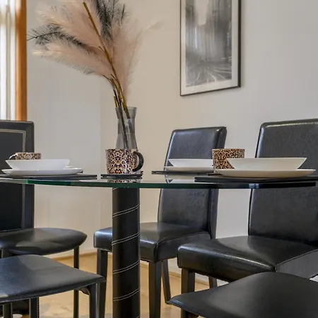 Pass The Keys Divine Spring Escape - Spacious Home-roundhay Park *